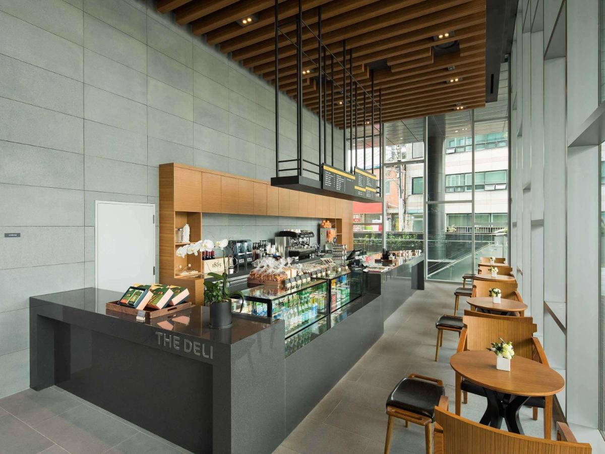 Novotel Ambassador Seoul Dongdaemun Hotels & Residences Esterno foto The Deck