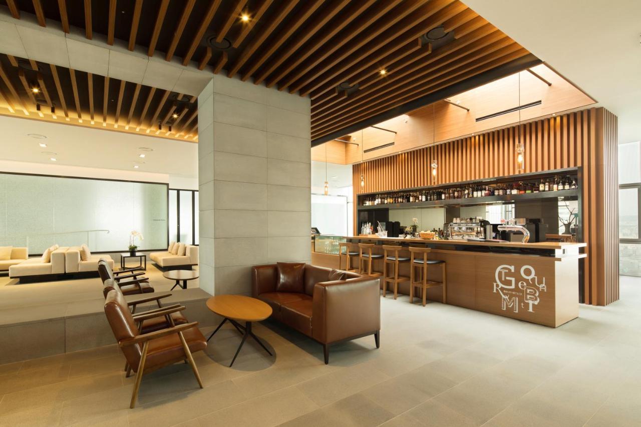 Novotel Ambassador Seoul Dongdaemun Hotels & Residences Esterno foto The interior of the lounge